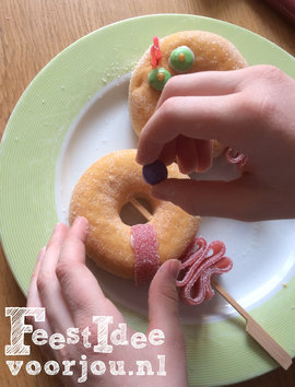 donut traktatie maken donut traktatie maken